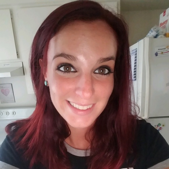 Meet your Posher, Amanda - Picture 1 of 1